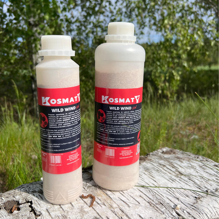 Preparat zapachowy do wabienia dzików KOSMATY Wild Wind Red 450 g o aromacie czerwonych owoców